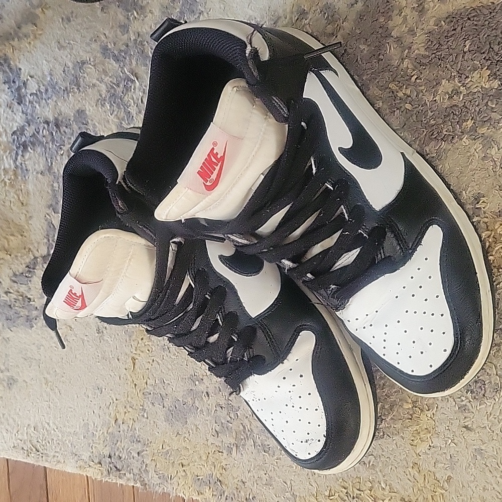 Nike High top Panda Dunks size 8.5m